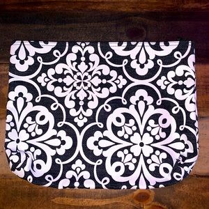 Large thirty one traveling pouch